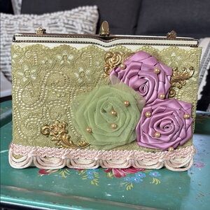 Vintage Green and Pink Floral Clutch with Gold Frame. Beautifully vintage